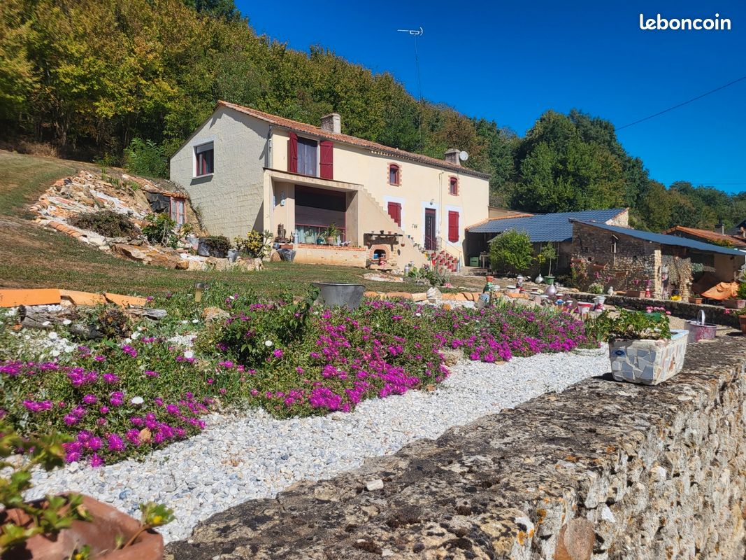 Maison 7 pièces 167 m² · à Louin · 167 m² · 164 900 €