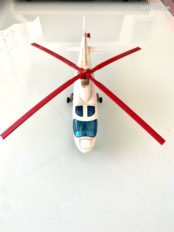 NEW-RAY – Agusta A109 Power – Picoozfran-modélisme et jouets