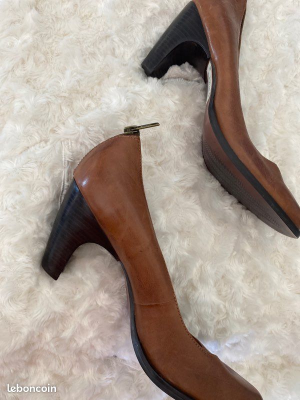 Escarpins San Marina Talons Aiguilles - Taille 40 - Cuir Noir - Occasion Super état