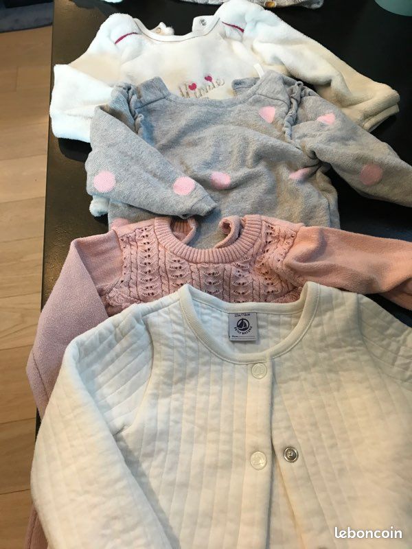 Lot de Quatre vêtements chauds pour filles en très bon état (image 1)