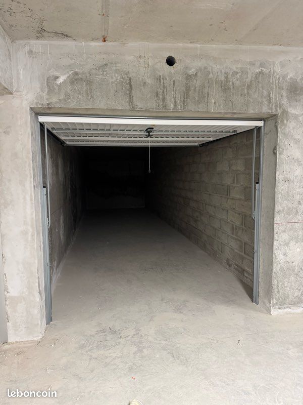 Garage double - Résidence neuve Esprit Horizon - La Bergue · à Cranves-Sales · 230 €/mois
