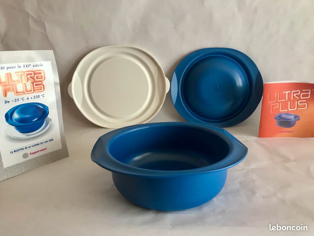 Neuf dans emballage - Cocotte Ultra Plus ronde, 2 litres, pour cuisson four traditionnel ET micro ondes ET congélation, + notice + livret de recette + couvercle de conservation, Tupperware (image 2)