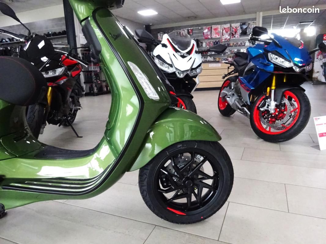 Vespa 125 SPRINT S VERT / 600 Euros D'ACCESSOIRES D'ORIG (image 6)