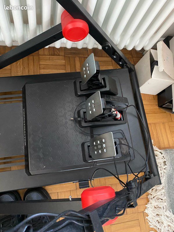 Volant T248 et son support (image 1)