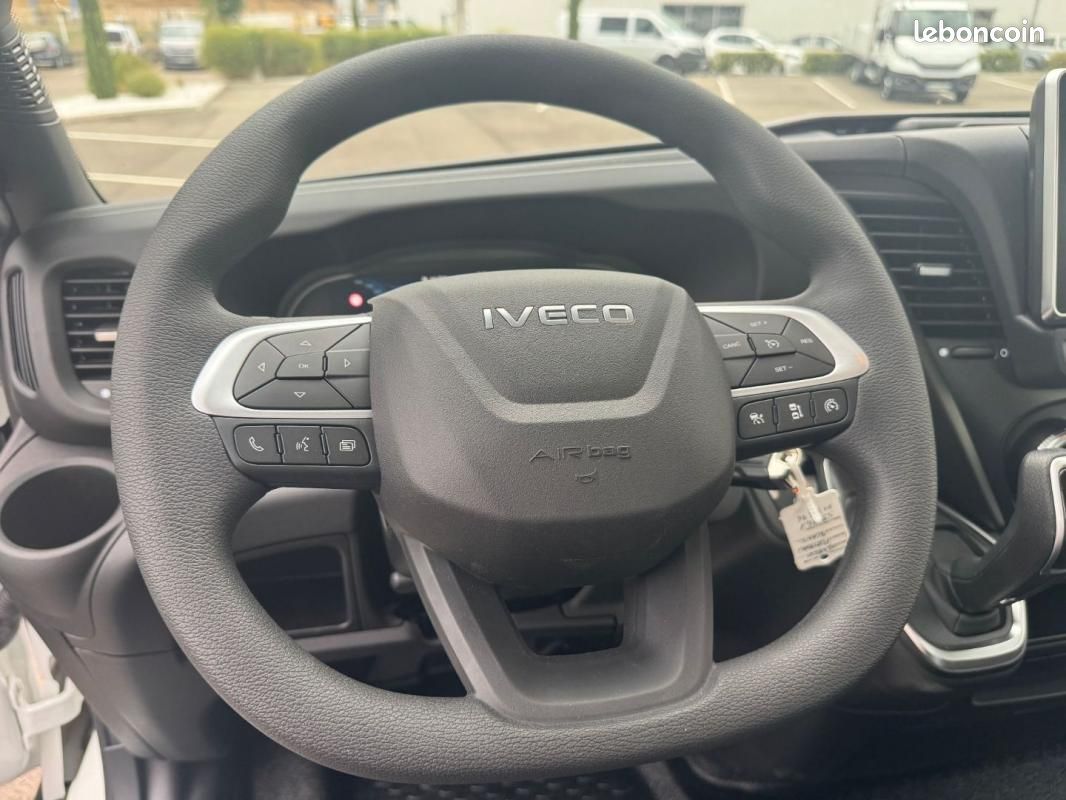 Iveco Daily PLATEAU 35C18 A8 180CV 3L 5M (image 25)