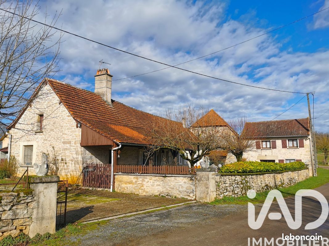 Maison 10 pièces 147 m² · à Sainte-Croix · 147 m² · 148 850 €