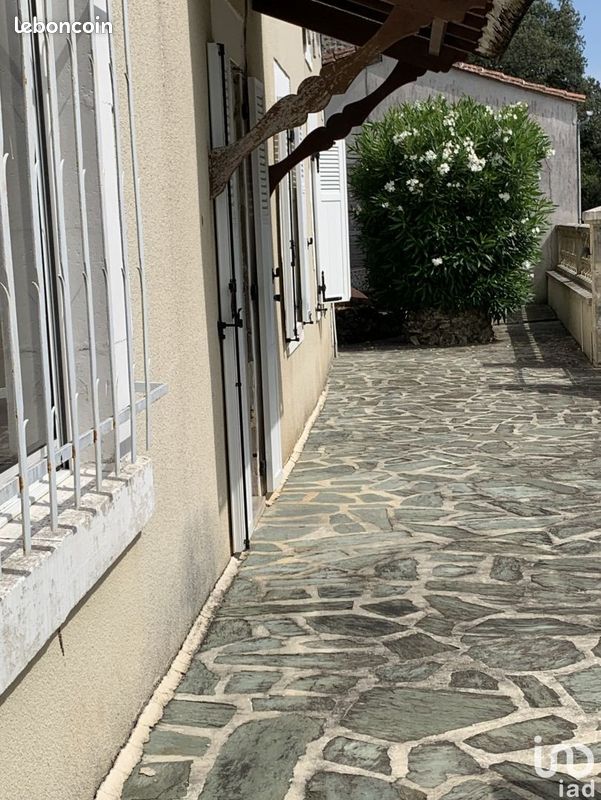 Propriété 13 pièces 280 m² - Bourg-Charente 16200 (image principale 5)