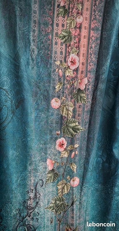 Robe satinée, sans manche, neuve (image 3)