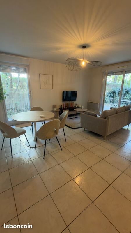 Appartement 2 pièces 50 m² · à Bron · 50 m² · 990 €/mois