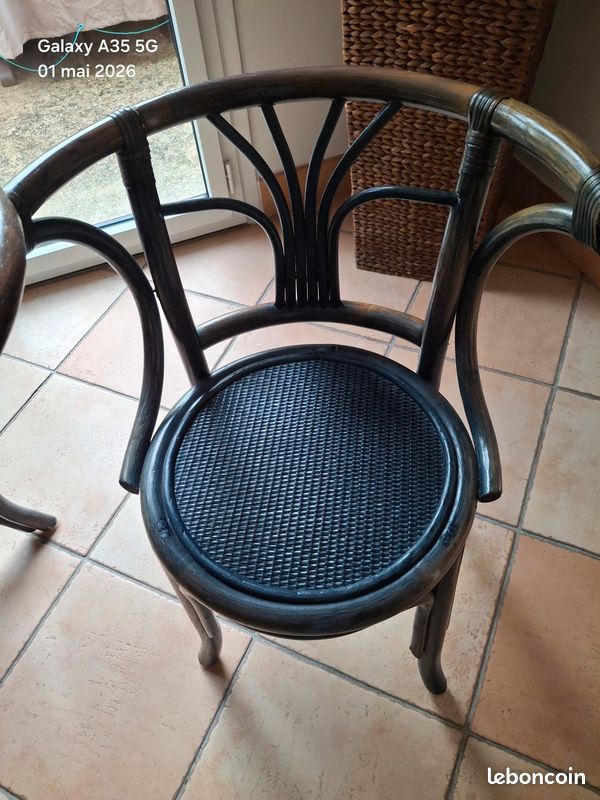 Table rotin bleue (image 2)