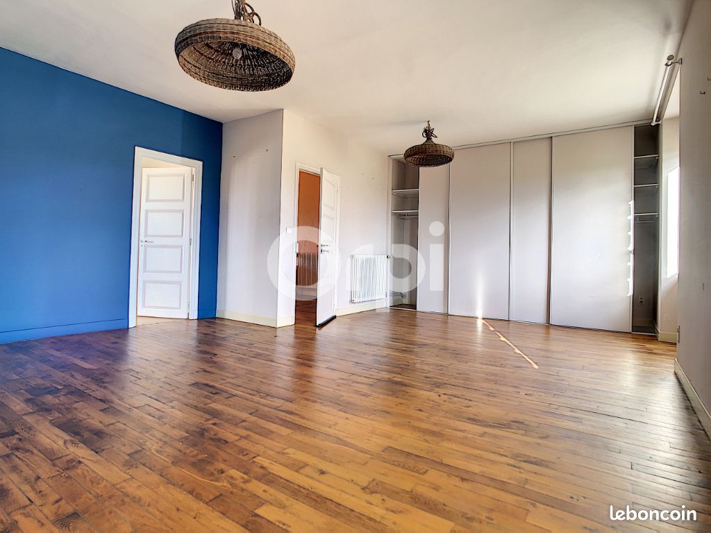 Maison 5 pièces 237 m² - Lanteuil 19190 (image principale 5)