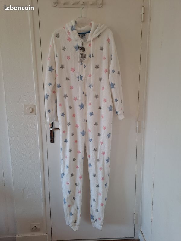 Pyjama- combinaison un en taille L et un en XL tout neuf (image 1)