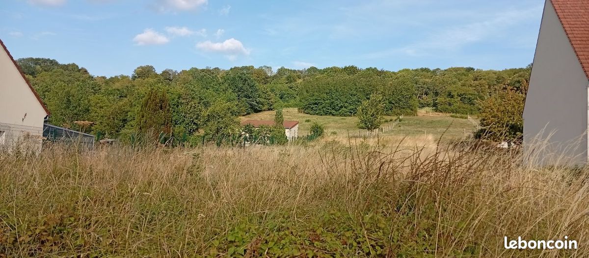 Terrain 1 050 m² Chivres Val · à Chivres-Val · 42 500 €