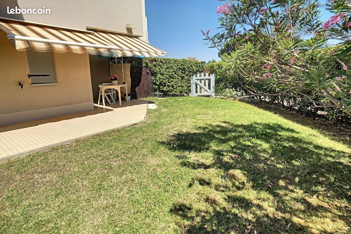 Bel appartement avec piscine, jardin et à 20m de la plage (image 2)