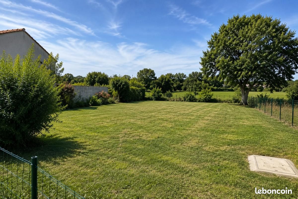 Terrain 858 m² Romegoux · 49 764 €