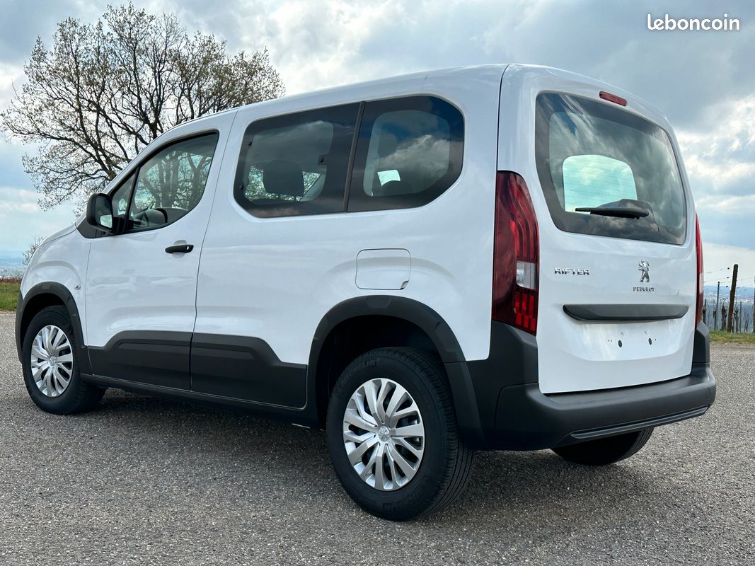 PEUGEOT RIFTER Active Pack Standard 1.5 BlueHDi 100CV 5 places BVM6 (image 4)