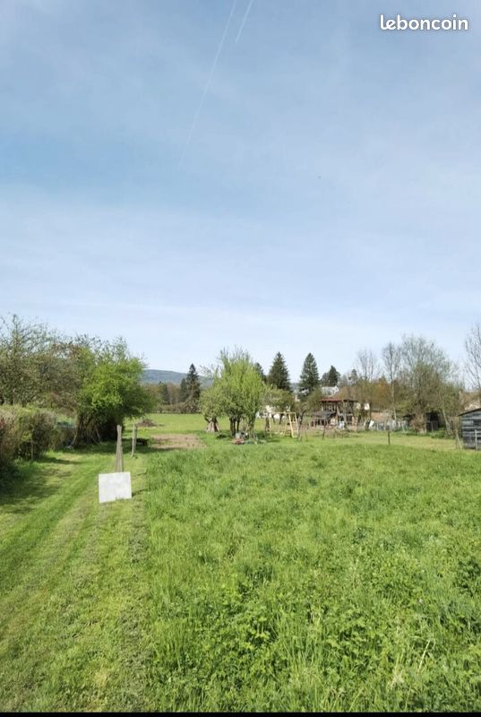 Terrain 750 m² · à Saint-Laurent-du-Pont · 750 m² · 69 000 €