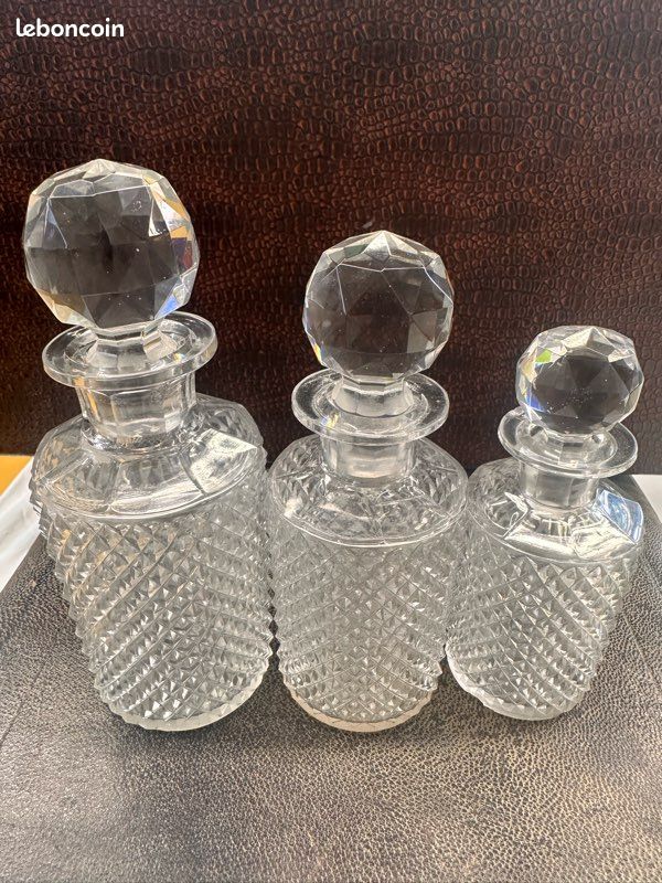 Lot de 3 Carafes en Cristal BACCARAT France – Signées – Milieu XXe (image 10)