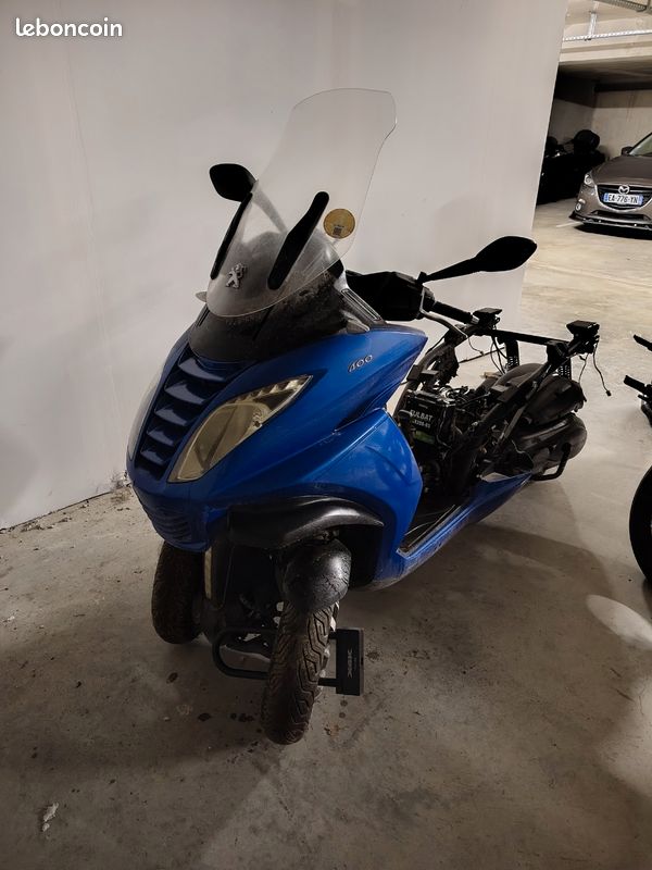Meropolis Peugeot Metropolis 400 – 2015 – 58 482 km – À réparer - Motos