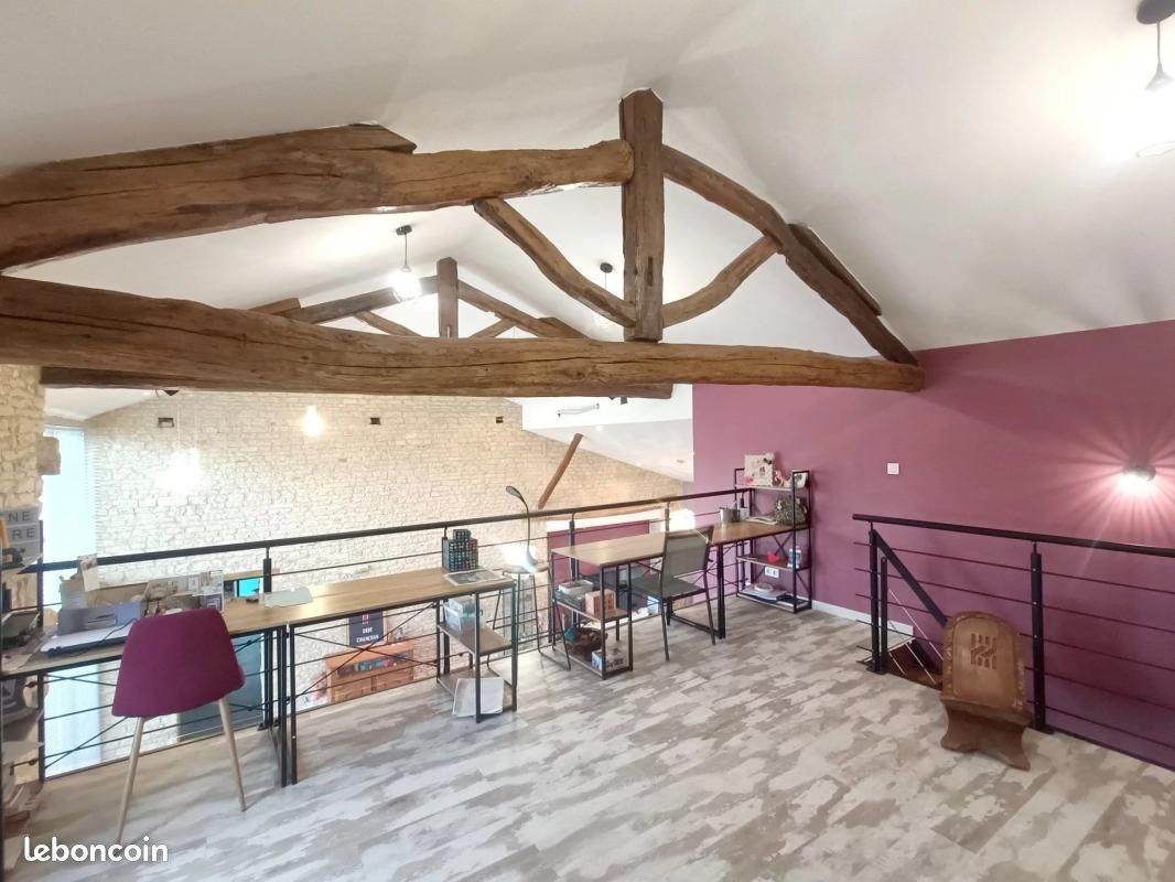 Longère 8 pièces 325 m² - Champigny en Rochereau 86170 (image principale 5)