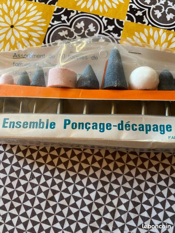 Ensemble ponçage décapage (image 1)