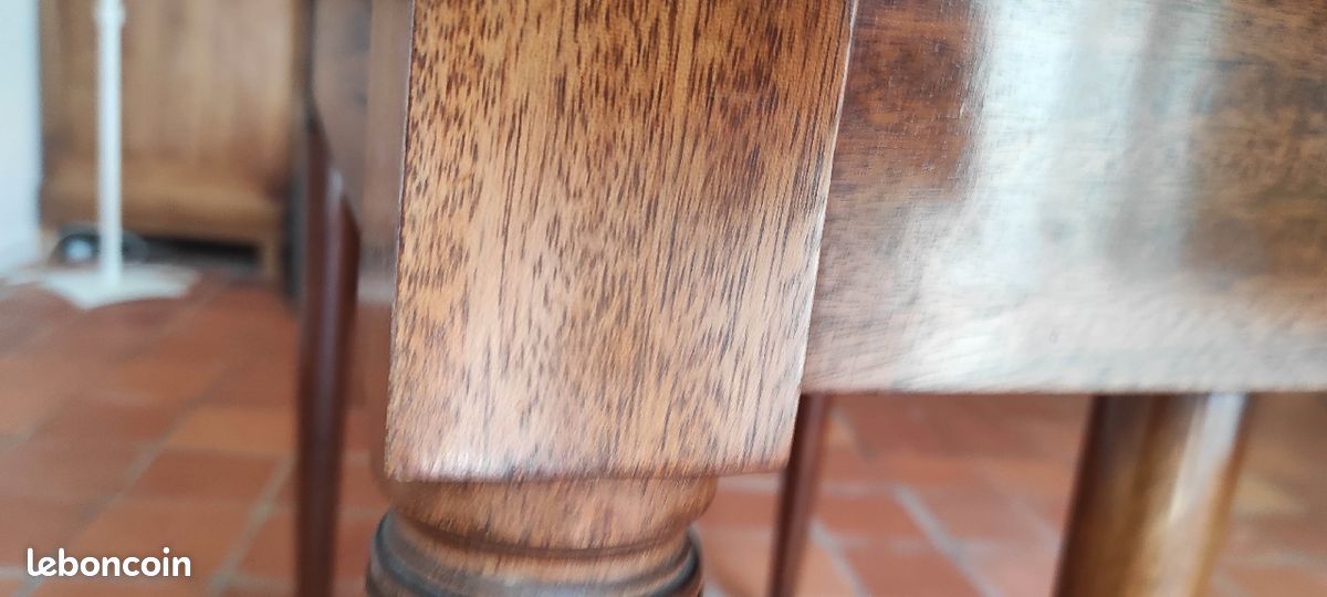 Table (image 9)