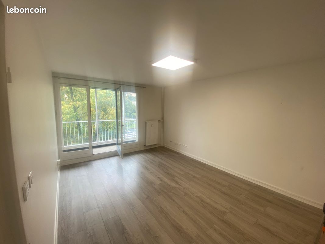 Appartement 2 pièces 49 m² · à Oullins-Pierre-Bénite · 49 m² · 980 €