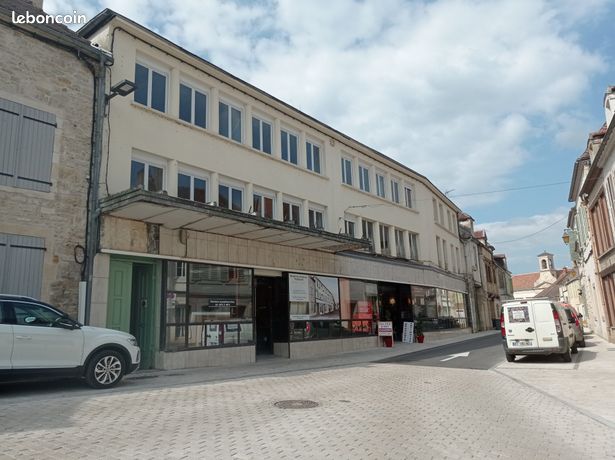Immeuble 1800 m² Montbard
