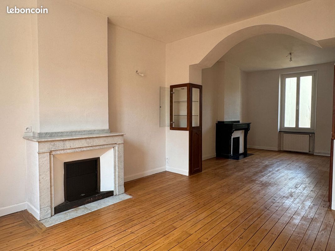 Maison 12 pièces 236 m² · à Carcassonne · 236 m² · 1 650 €/mois