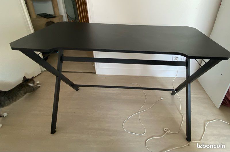 Bureau (image 2)