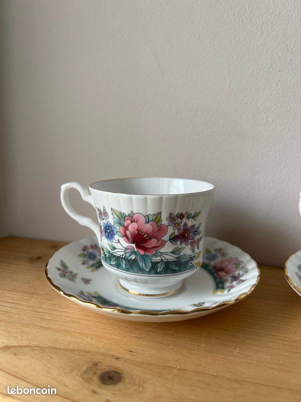 Deux tasses en porcelaine anglaises Fine Bone China (image 5)