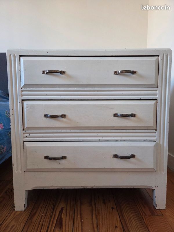 Commode en bois blanc vintage (image 1)