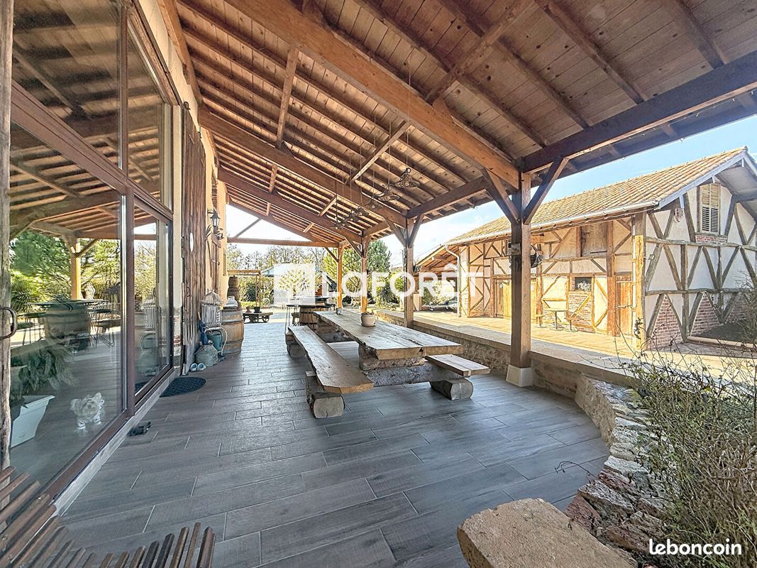 Maison 10 pièces 237 m² · à Saint-Jean-sur-Reyssouze · 237 m² · 480 000 €
