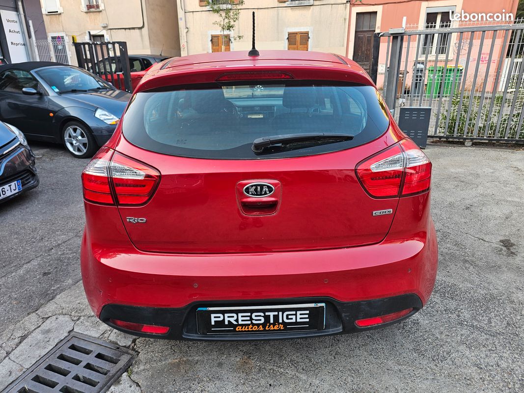 KIA RIO 1.4 CRDI 90 CH 6 CV CT OK très PROPRE (image 10)