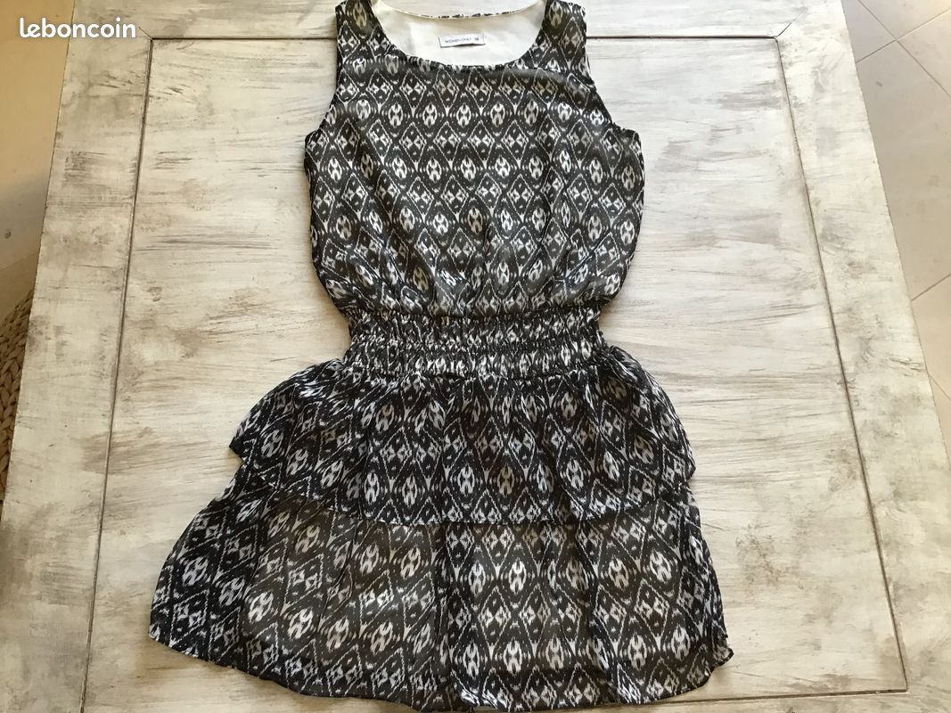 Robe femme noir et blanc Taille 36 TBE (image 1)