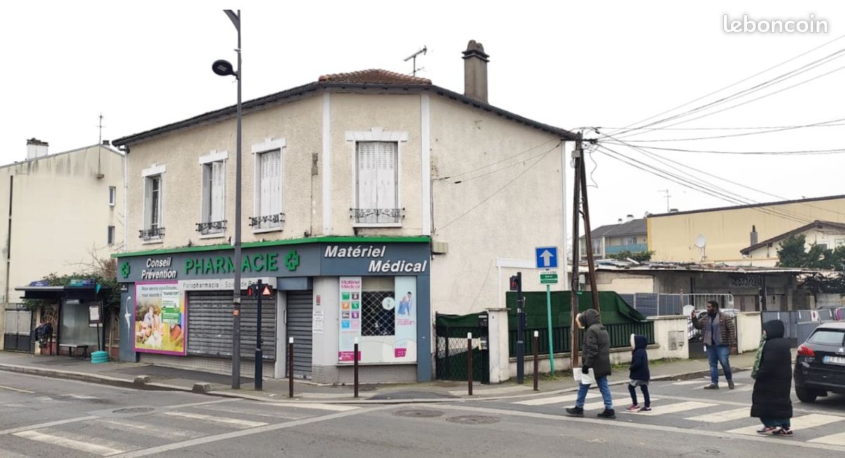 Local commercial 4 pièces 180 m² · à Saint-Denis · 180 m² · 545 000 €
