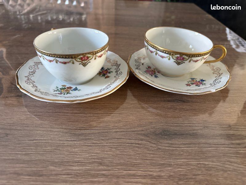 Lot de 2 tasses à thé en porcelaine de Limoges (image 1)
