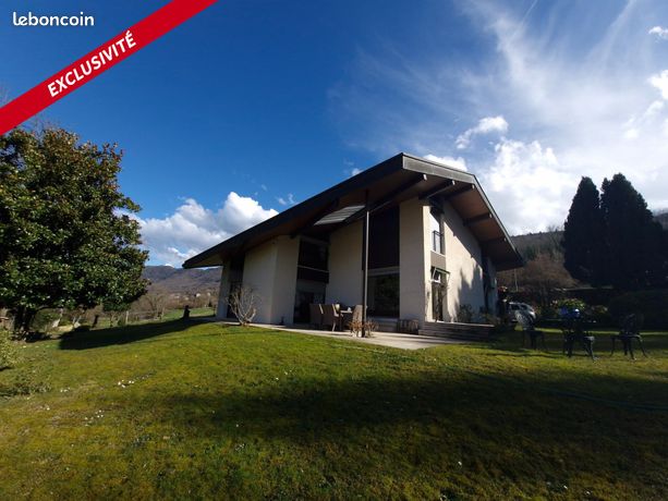 Propriété 7 pièces 214 m²