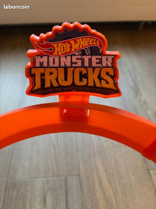Vends circuit Scorpion HOT WHEELS Monster truck (électrique) (image 4)