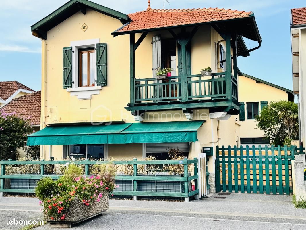 Maison 9 pièces 219 m² · à Puyoô · 219 m² · 299 000 €