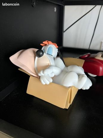 Figurine Droopy Endormi Oreiller Démons et Merveilles