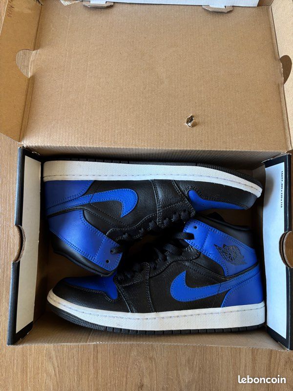 Nike Air Jordan 1 Mid Royal Blue (image 2)