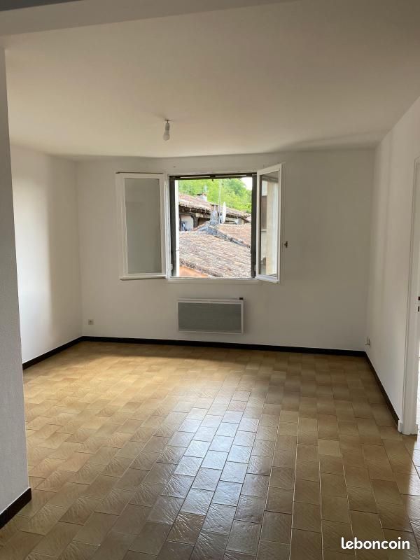Appartement 1 pièce 30 m² · à Moissac · 30 m² · 350 €