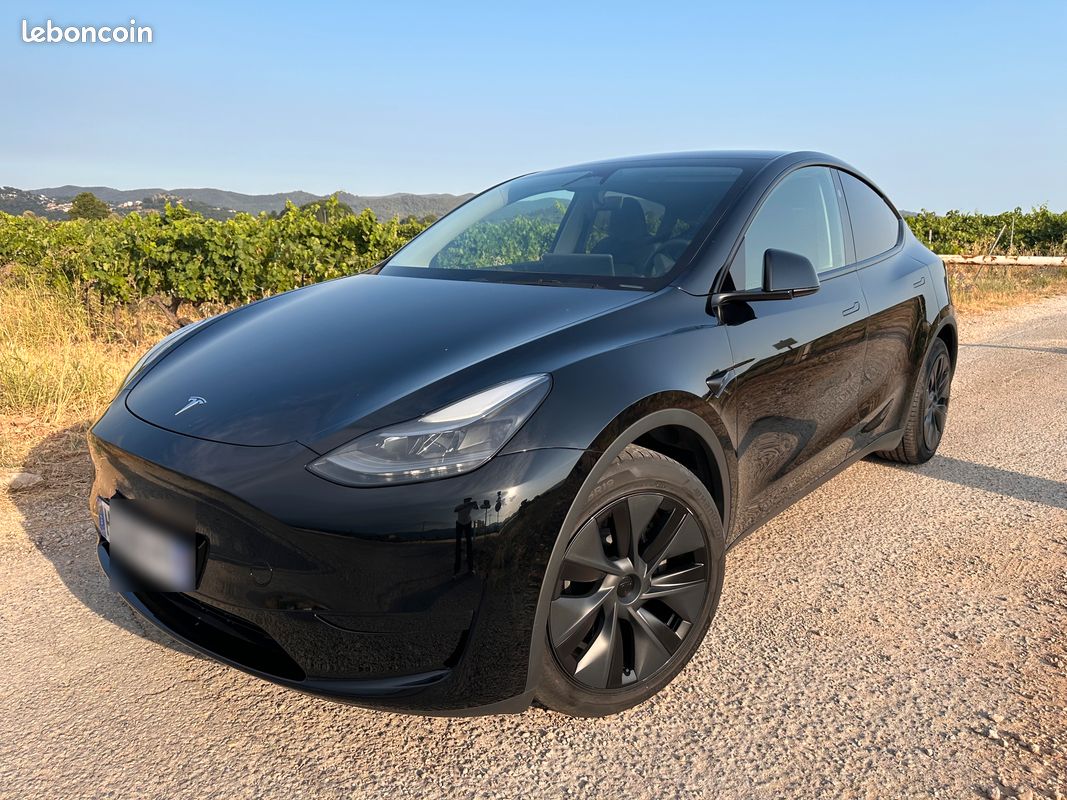 Tesla Model Y Grande Autonomie Propulsion – Noir – Excellent état – 12/2024 (image 8)
