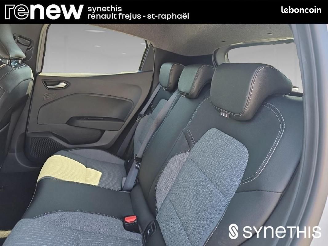 Renault Clio V E-Tech full hybrid 145 ch GSR2 Techno (image 9)