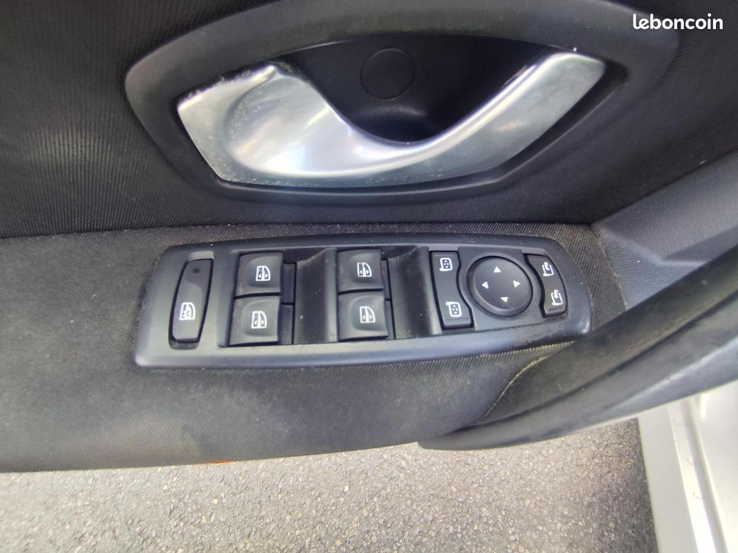 RENAULT LAGUNA 1.5 dCi - 110 III BERLINE Authentique PHASE 1 (image 16)