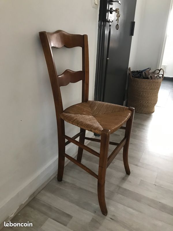 Chaise en bois (image 4)