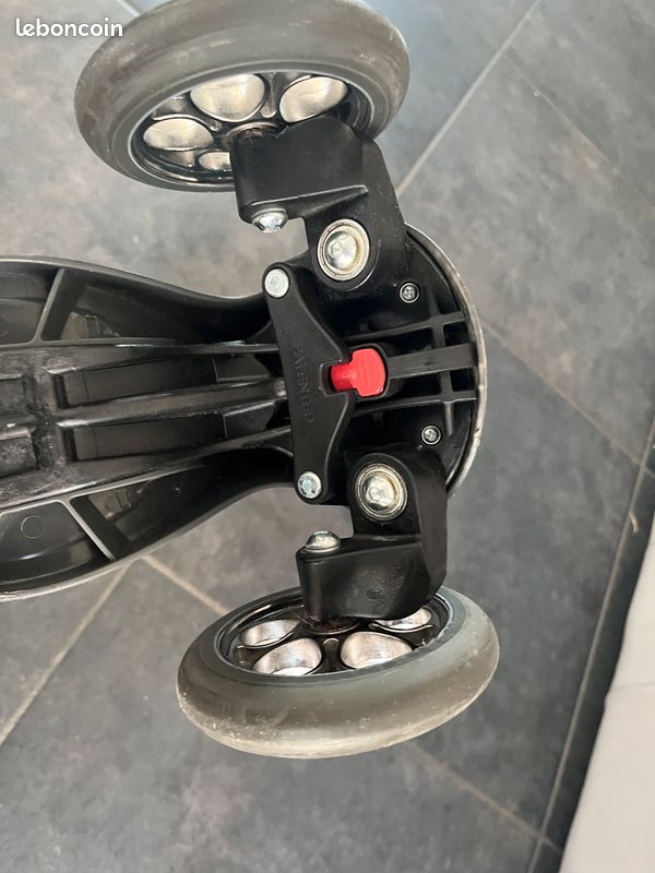 Trottinette 3 roues Globber - Bleu et gris (image 5)