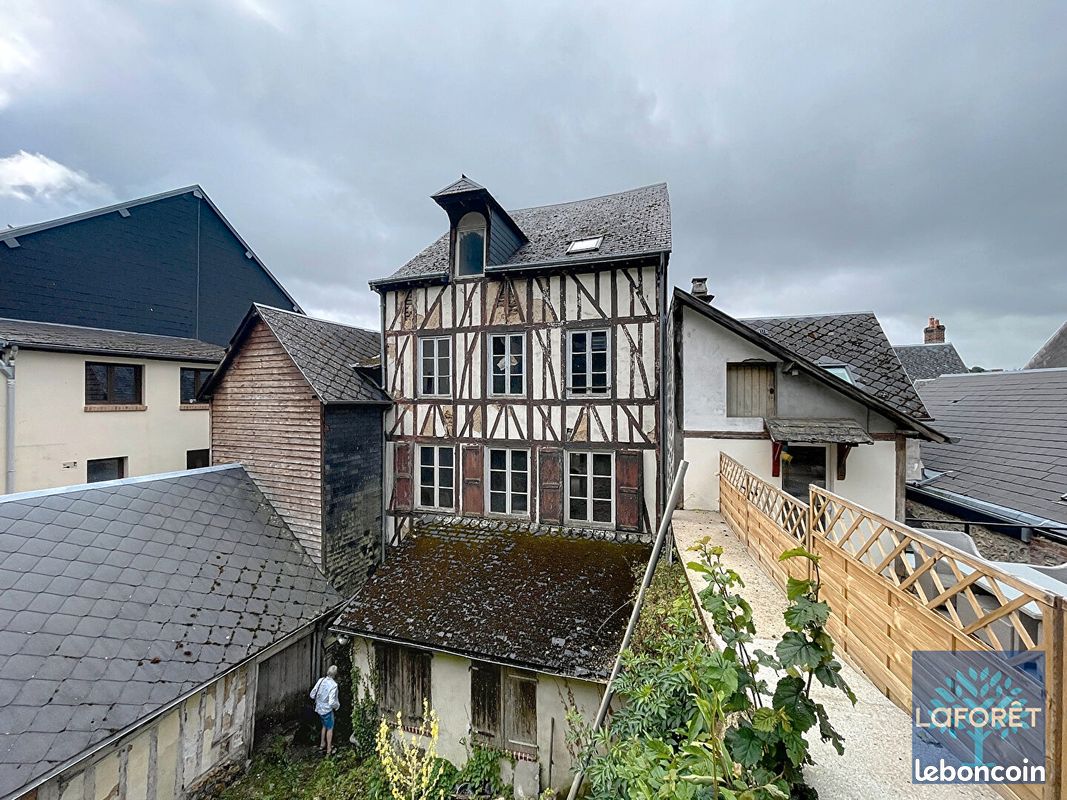 Maison 8 pièces 250 m² · à Bernay · 250 m² · 161 000 €