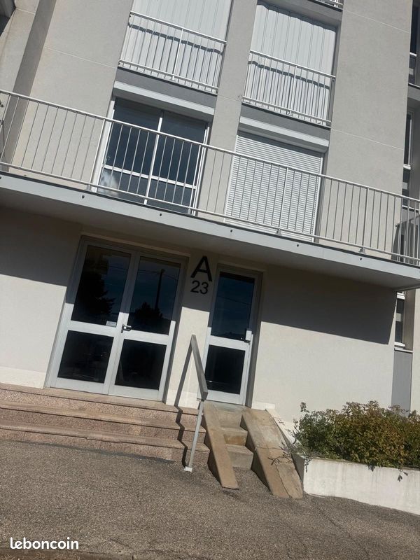 Appartement 3 pièces 76 m² · à Saint-Étienne · 76 m² · 780 €/mois